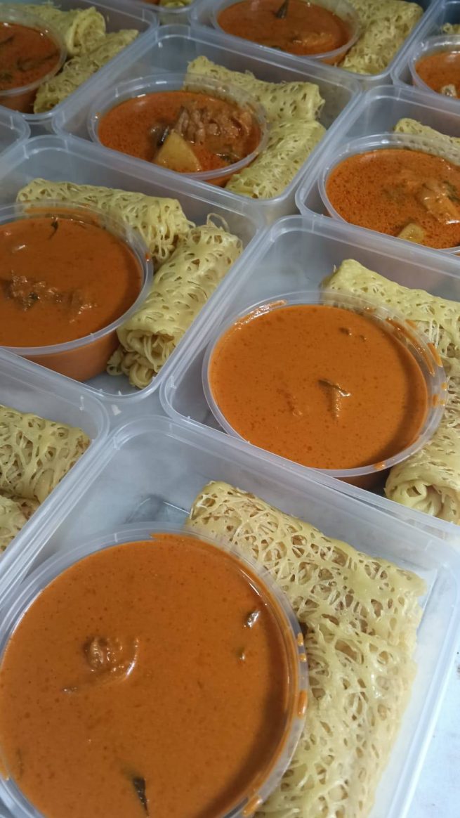 Roti Kirai with Curry Chicken/Beef - Image 2