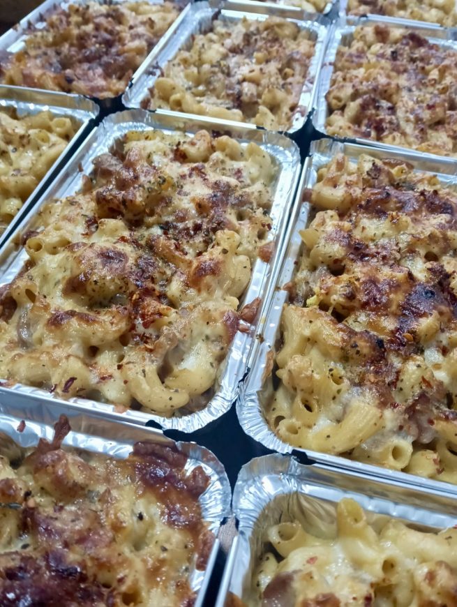 *NEW* Baked Mac 'n' Cheese with Hotdog - Image 4